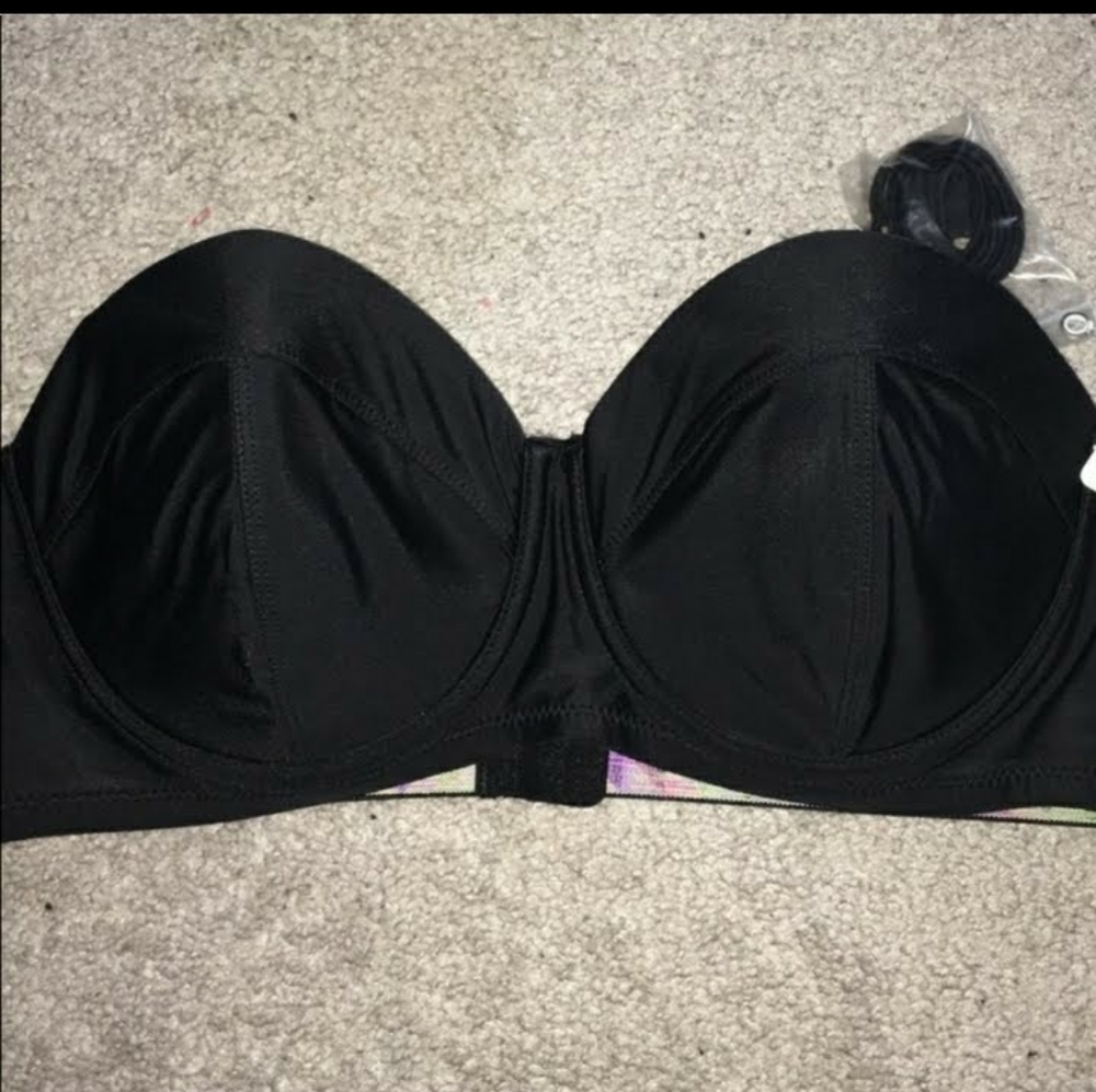 Jessica Simpson swim top